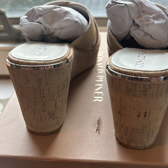 New in box Donald pliner women’s wedge shoe size 6 - Picture 3 of 5